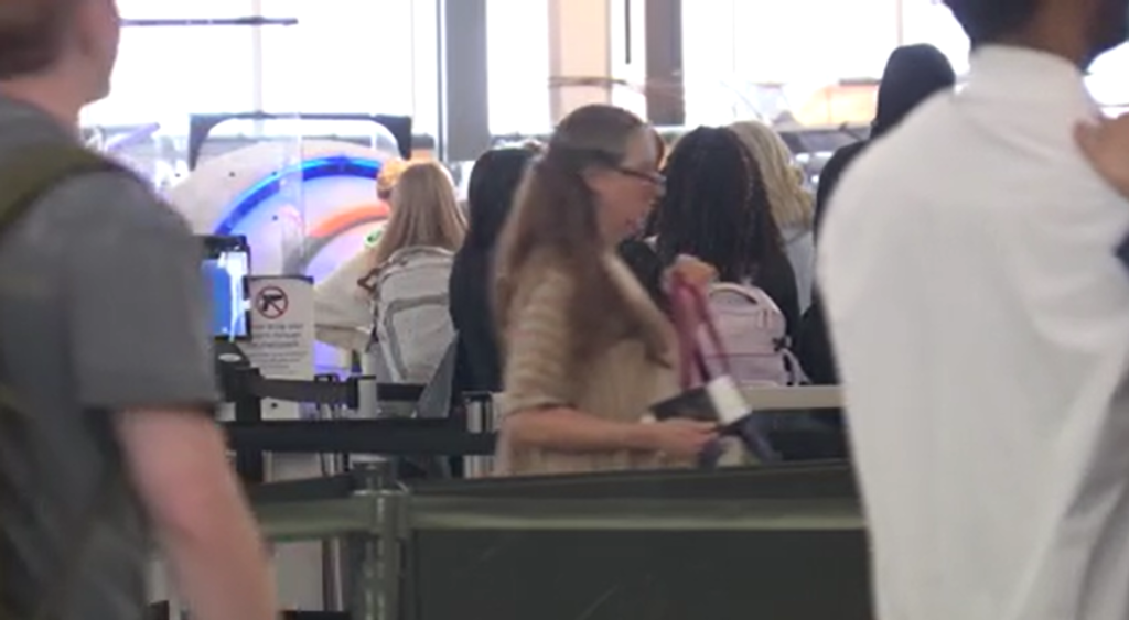 Lines for the TSA at RDU Airport (Ethan Duvall/CBS 17)