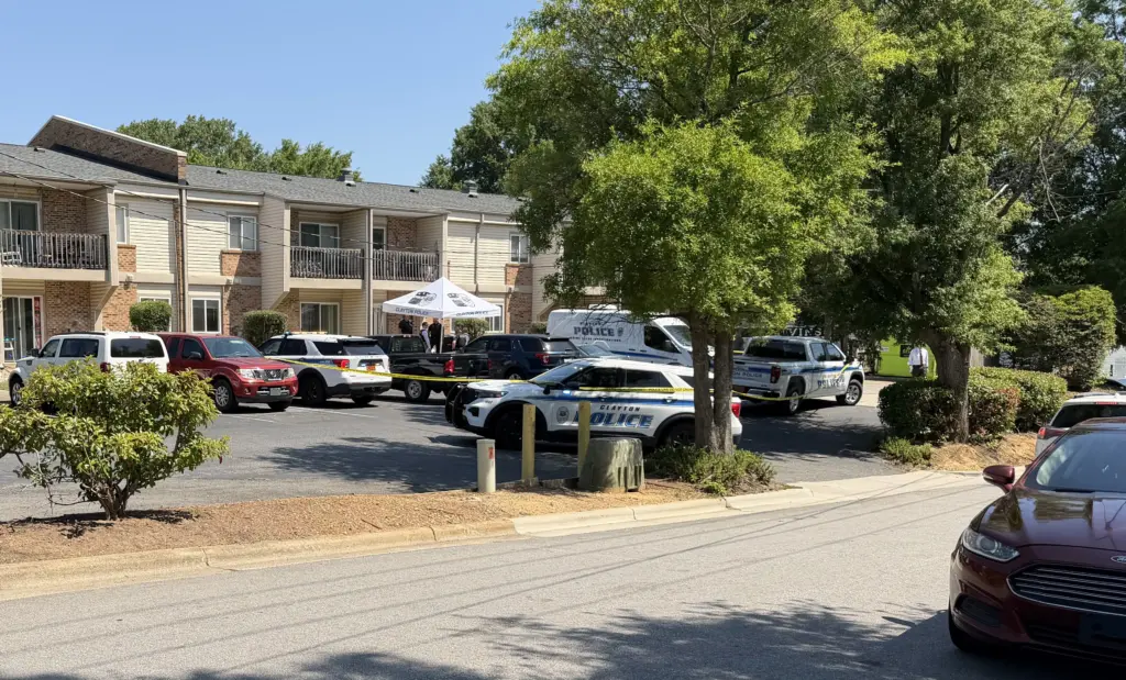 Clayton police investigate homicide at Heritage Court Apartments on East Main Street (Harrison Grubb/CBS 17)