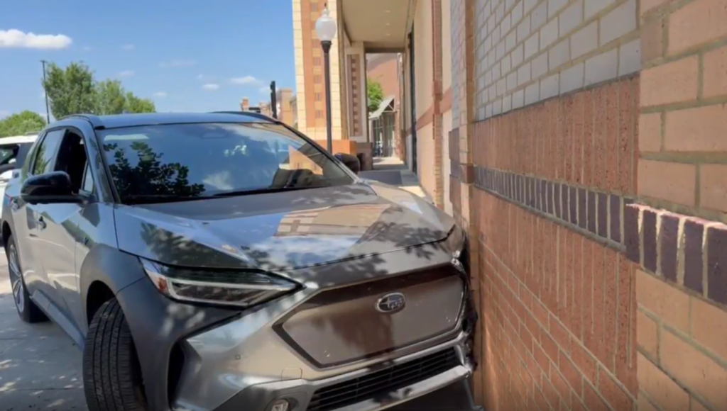 Car slams into wall of PetSmart on Brier Creek Parkway in Raleigh (Shanila Kabir/CBS 17)