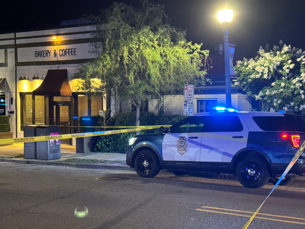 Raleigh police investigate a shooting in the 1100 block of Glenwood Avenue that hurt two people early Saturday morning. (Cole Sams)
