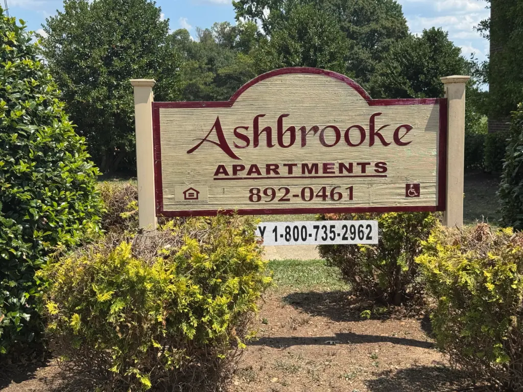 According to the Dunn Fire Department, the incident happened just before 11 p.m. at the Ashbrooke Apartments on East Pope Street. (Cole Sams/CBS 17)
